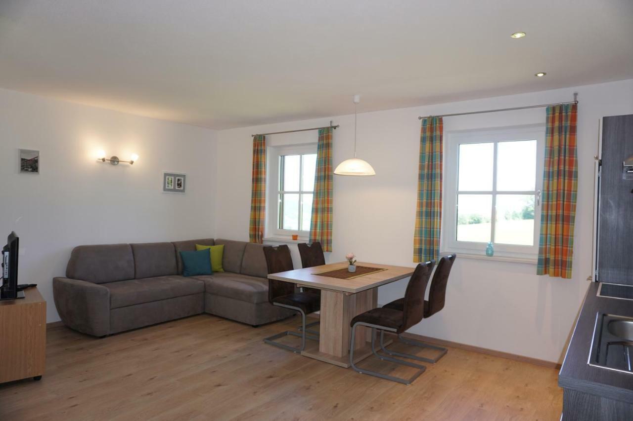 Ferienwohnung Hausleitner Zell am Moos Exteriör bild